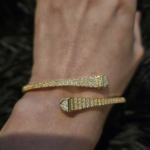 21kgp Dubai Jewelry - Elegant Gold-Tone Jewelry Set - Picture 3 of 14